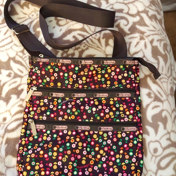 Lesportsac Bags Lesportsac Crossbody Bag Nylon Poshmark